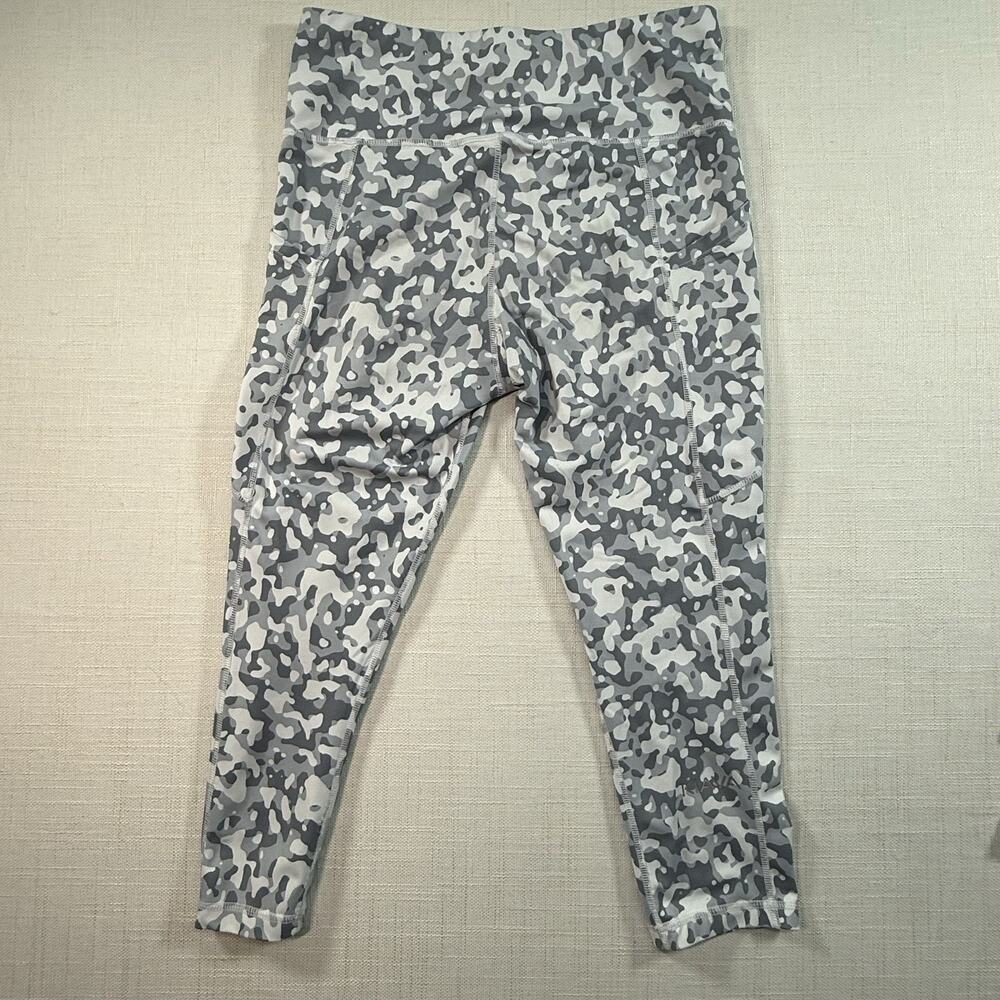 Kiava High Waist Camo Leggings M Gray Workout Capri 7/8 Length Pockets Stretch - Picture 2 of 6